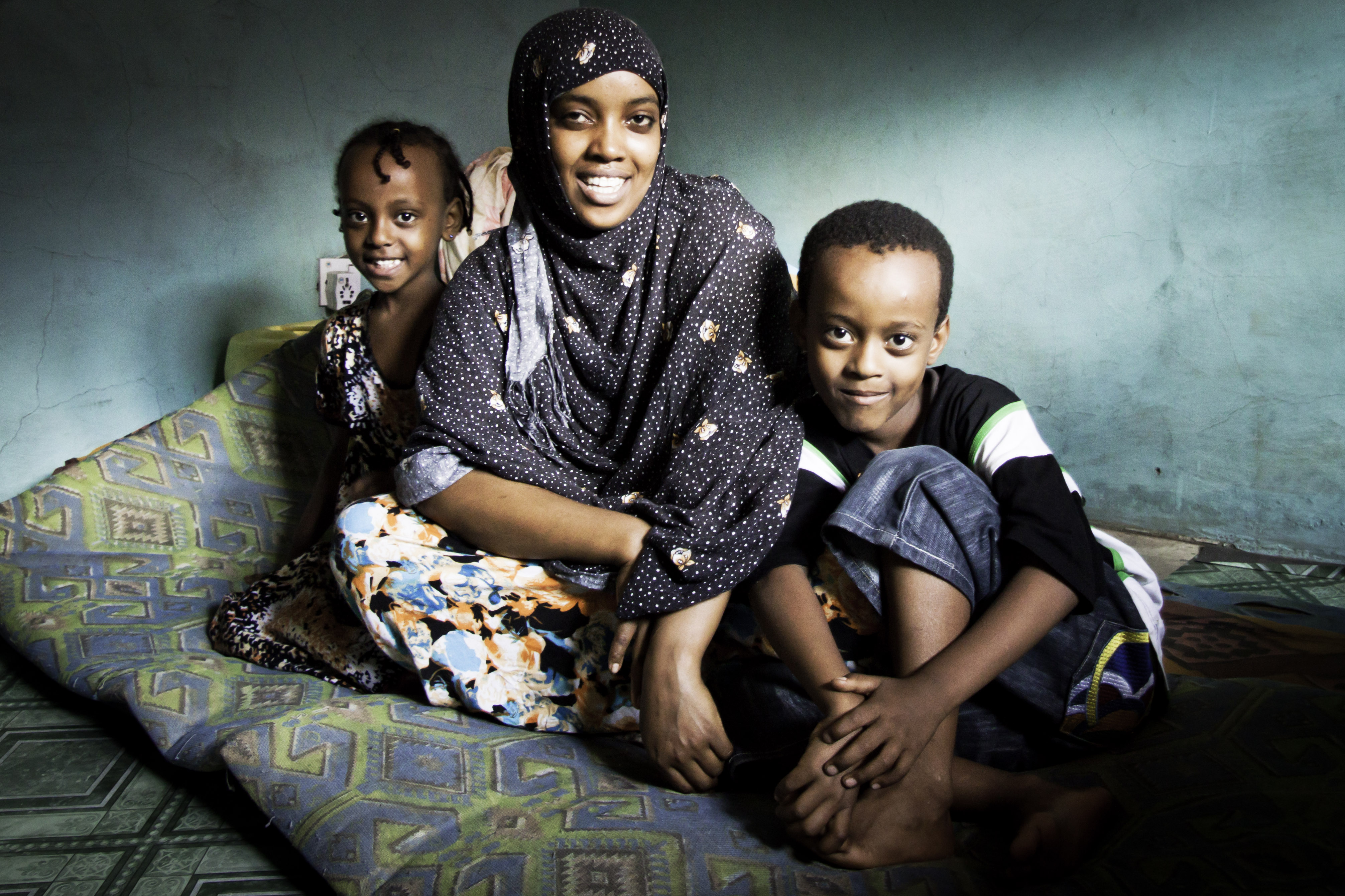 Sabontu and her children waiting for resettlement to Canada