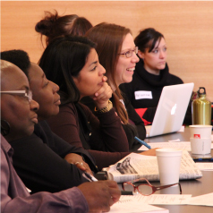 Des discussions lors des rencontres des Groupes de travail